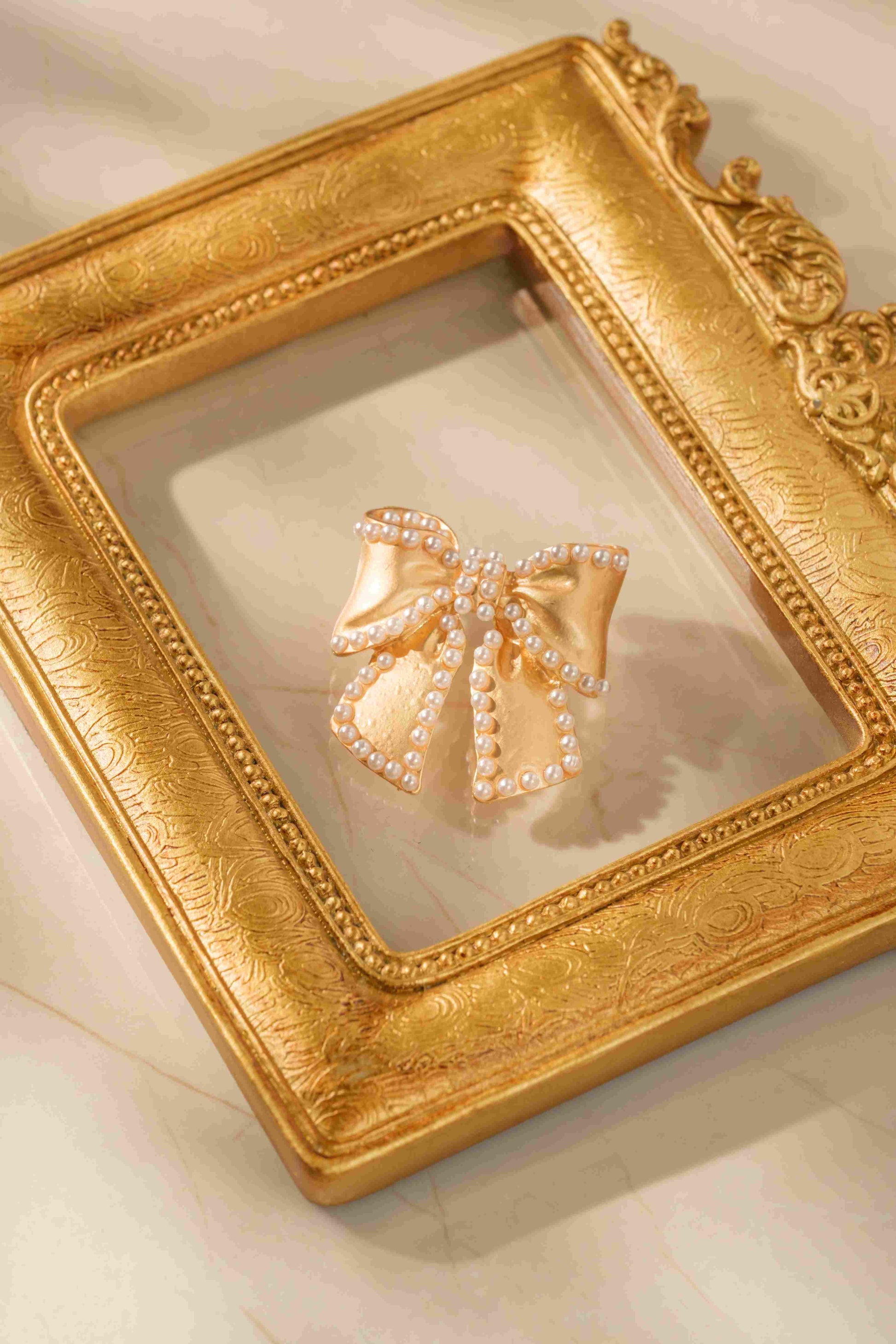 Pearl Bow