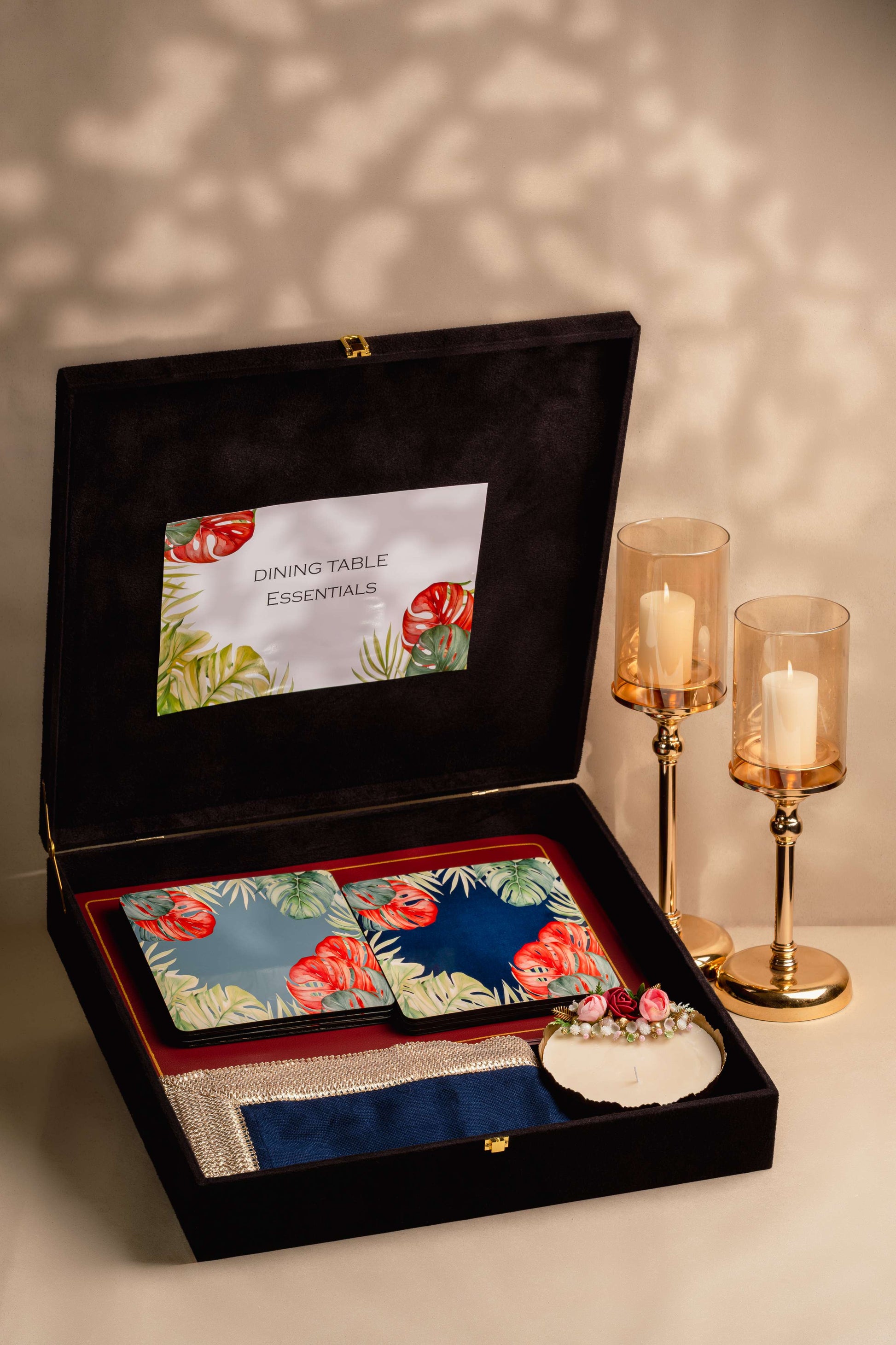Palm Frame - Table Couture